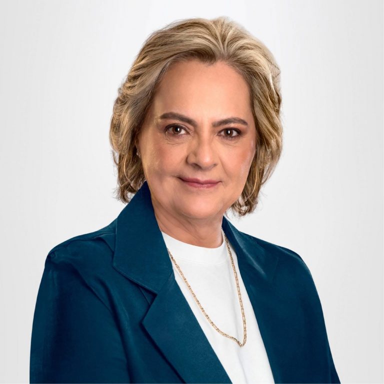 MARTHA MOYA